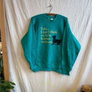 Vintage 90s wizard of oz Green Sweatshirt with Toto Graphic